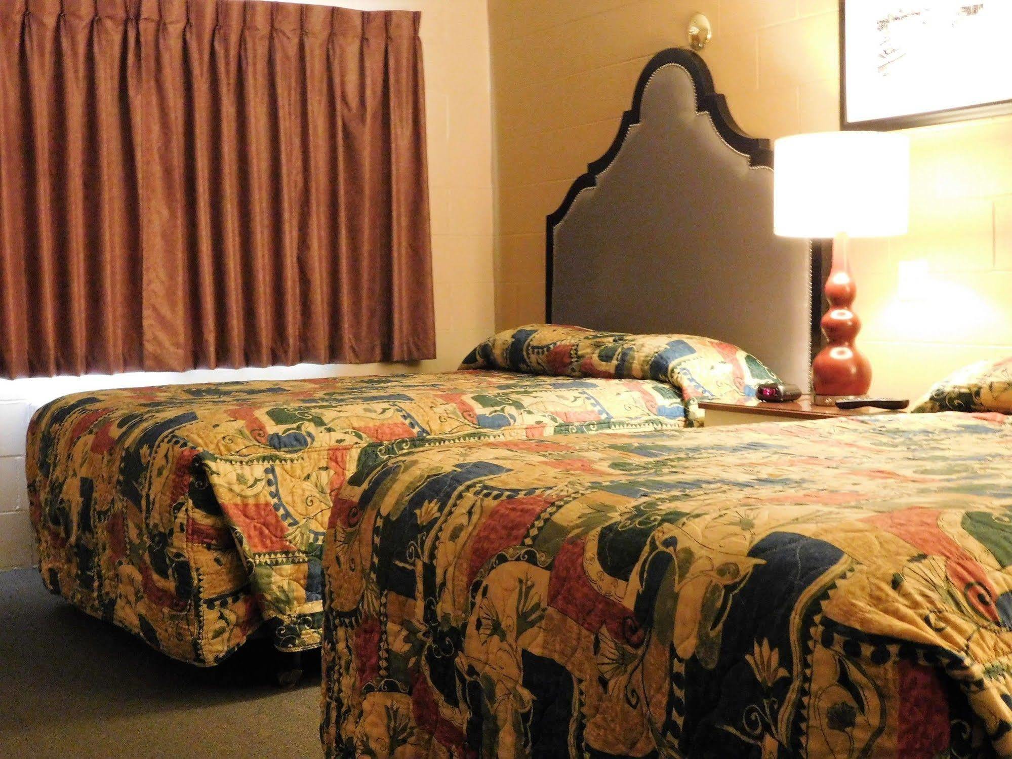 וואלה וואלה Capri Motel מראה חיצוני תמונה