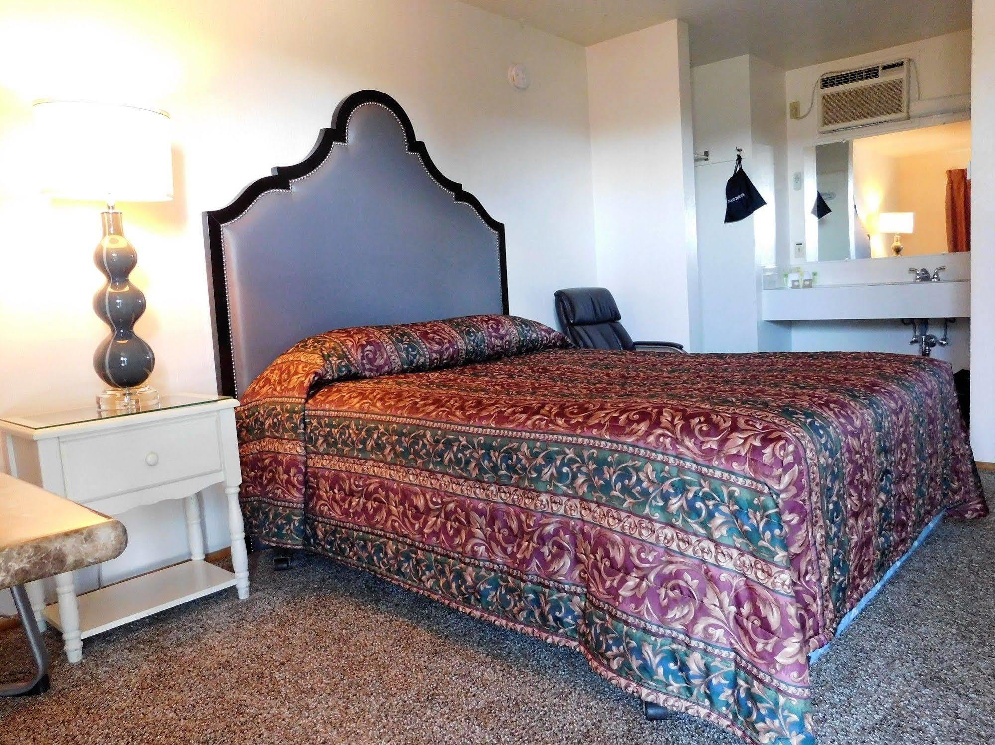 וואלה וואלה Capri Motel מראה חיצוני תמונה